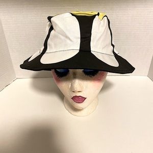 BSR Smileyx by Samii Ryan Smiley On Top Black Daisy Bucket Hat